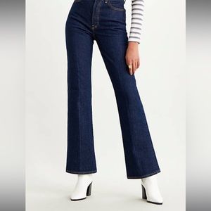 🔥🔥🔥NWT LEVI’S Premium RIBCAGE BOOTCUT JEANS